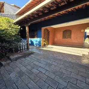 Casa com 4 Quartos para alugar, 378m² no São João Batista (Venda Nova), Belo Horizonte