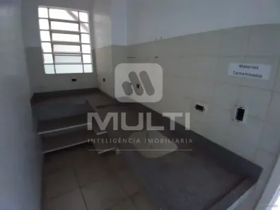 Prédio Comercial com 5 Quartos à venda, 275m² no Centro, Uberlândia