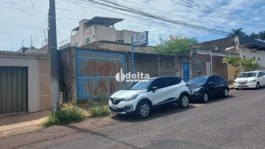 Casa com 2 Quartos à venda, 60m² no Santa Mônica, Uberlândia