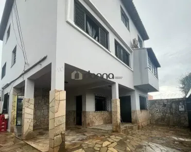 Casa com 7 Quartos para alugar, 385m² no Vila Maria Helena, Uberaba