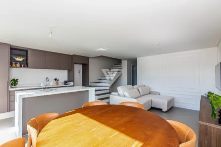Sobrado com 3 Quartos para alugar, 144m² no Guabirotuba, Curitiba