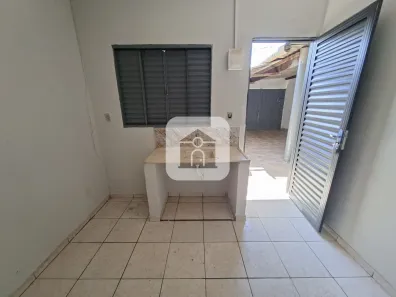 Casa com 1 Quarto para alugar, 40m² no Luizote de Freitas, Uberlândia