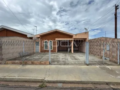 Casa com 2 Quartos à venda, 149m² no Jardim Santa Tereza, São Carlos