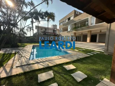 Sobrado com 5 Quartos à venda, 1200m² no Jardim Leonor, São Paulo