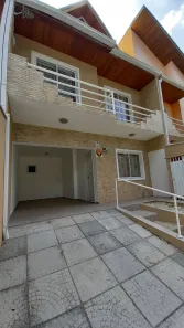 Sobrado com 3 Quartos à venda, 137m² no Bacacheri, Curitiba