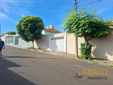 Casa com 3 Quartos para alugar, 250m² no Centro, São Carlos