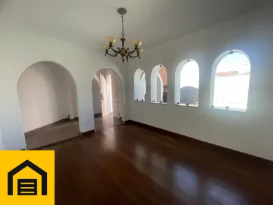 Casa com 5 Quartos para alugar, 440m² no Centro, Ribeirão Pires