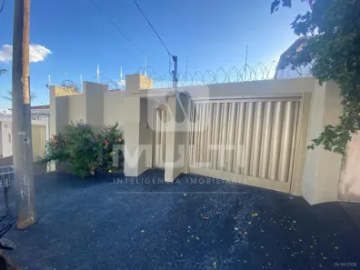 Casa com 4 Quartos para alugar, 220m² no Vigilato Pereira, Uberlândia