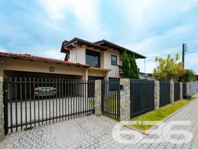 Sobrado com 4 Quartos à venda, 260m² no Iririú, Joinville