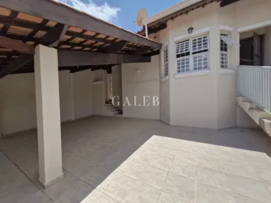 Casa com 3 Quartos para venda ou aluguel, 147m² no Vila Esperia ou Giglio, Atibaia
