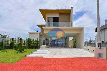 Casa com 4 Quartos à venda, 240m² no Barrio Flórida, Peruíbe