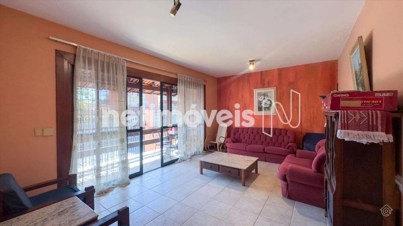 Casa com 3 quartos — Nova Suíssa, Belo Horizonte