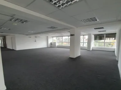 Sala Comercial para alugar, 530m² no Santa Efigênia, Belo Horizonte