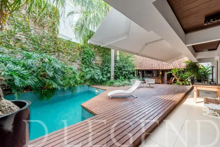 Casa com 4 Quartos para venda ou aluguel, 752m² no Três Figueiras, Porto Alegre