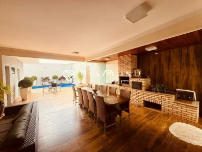 Casa com 4 Quartos à venda, 250m² no Jardim Inconfidência, Uberlândia