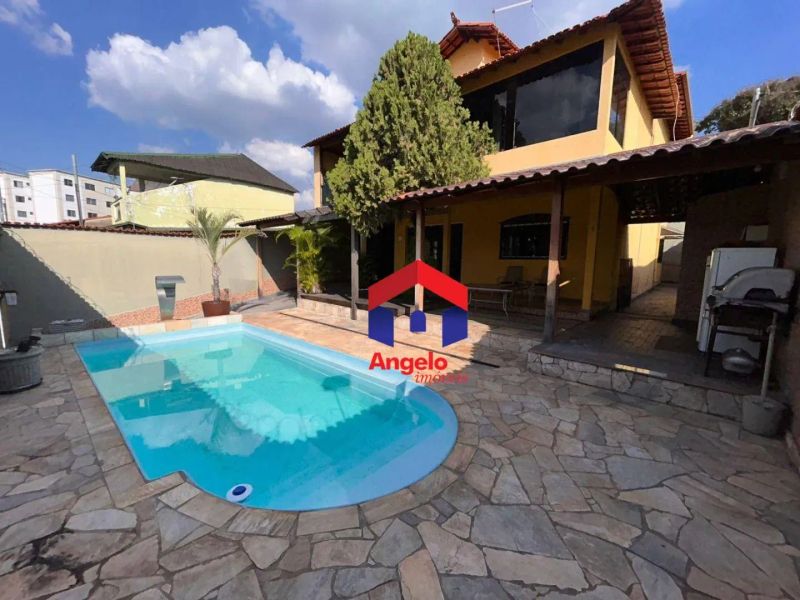 Casa com 5 quartos — Santa Amélia, Belo Horizonte