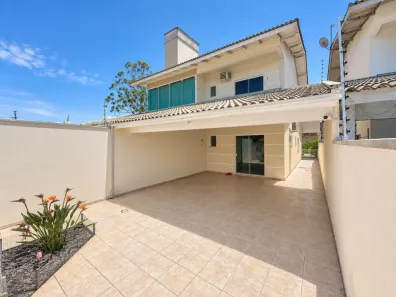 Casa com 3 Quartos à venda, 166m² no Santa Regina, Camboriú