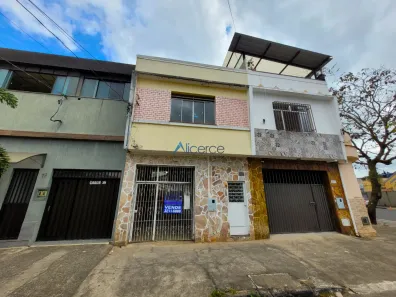 Casa com 3 Quartos à venda, 180m² no Mariano Procópio, Juiz de Fora