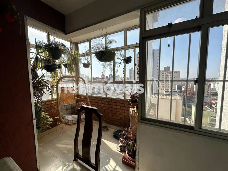 Apartamento com 4 quartos — Sagrada Família, Belo Horizonte