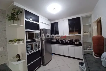 Casa com 6 Quartos à venda, 180m² no Centro, Anápolis