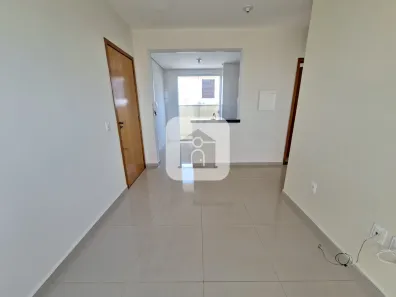 Apartamento com 2 Quartos para alugar, 55m² no Novo Mundo, Uberlândia