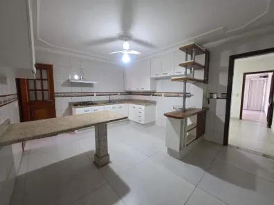 Casa com 4 Quartos para alugar, 180m² no Piracicamirim, Piracicaba
