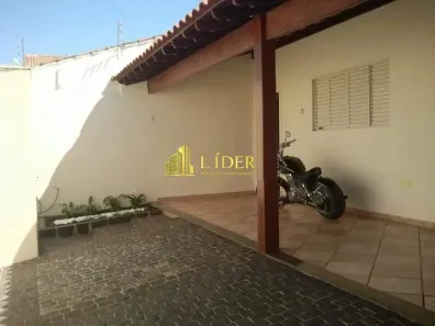Casa com 3 Quartos à venda, 160m² no Cidade Jardim, Uberlândia
