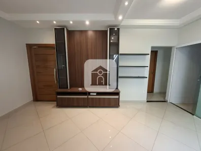 Sobrado com 3 Quartos para alugar, 240m² no Nova Uberlândia, Uberlândia