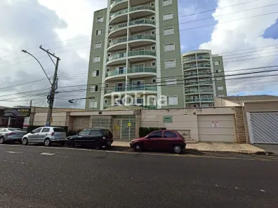 Apartamento com 2 Quartos para alugar, 64m² no Martins, Uberlândia