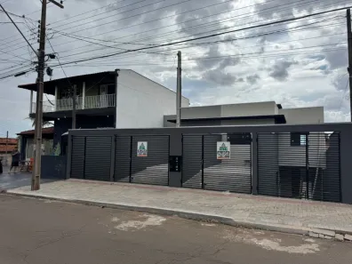 Casa com 3 Quartos para alugar, 50m² no Parque das Indústrias, Londrina