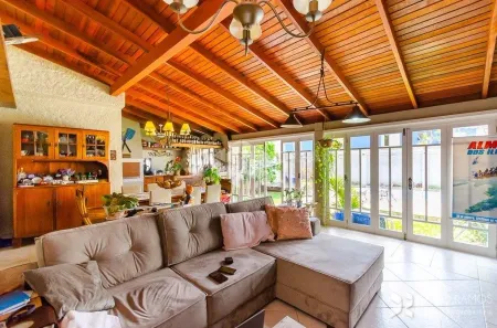 Casa com 3 Quartos à venda, 257m² no Espírito Santo, Porto Alegre
