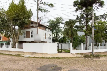 Casa com 2 Quartos à venda, 220m² no Guarujá, Porto Alegre