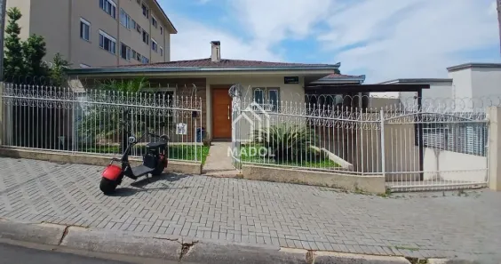 Casa com 4 Quartos à venda, 200m² no Uvaranas, Ponta Grossa