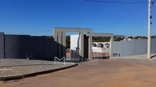 Lote/Terreno à venda, 180m² no Maracanã, Montes Claros