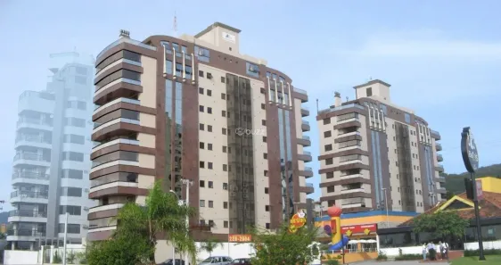 Apartamento com 3 Quartos para alugar, 190m² no Agronômica, Florianópolis