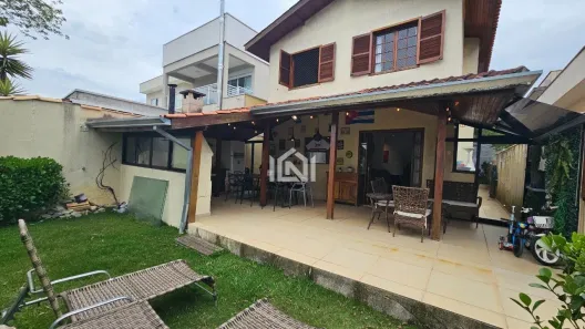 Casa de Condomínio com 3 Quartos à venda, 180m² no Pitas, Cotia