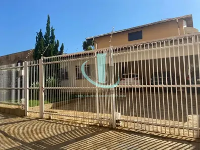 Sobrado com 3 Quartos à venda, 395m² no Vila João Godói, Araraquara
