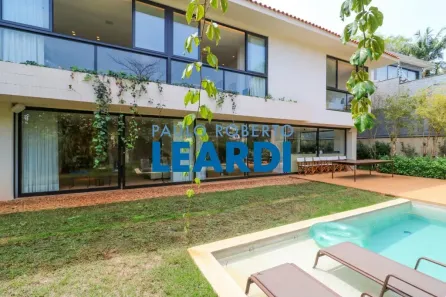 Casa com 3 Quartos à venda, 457m² no Jardim Guedala, São Paulo