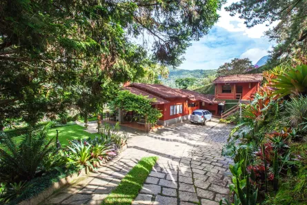 Casa com 4 Quartos à venda, 400m² no Parque do Imbui, Teresópolis