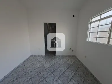 Casa com 2 Quartos para alugar, 58m² no Osvaldo Rezende, Uberlândia