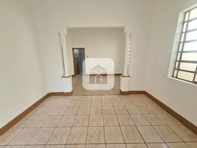 Casa com 2 Quartos para alugar, 100m² no Lídice, Uberlândia