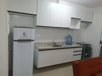 Apartamento com 2 Quartos para alugar, 10m² no Buraquinho, Lauro de Freitas
