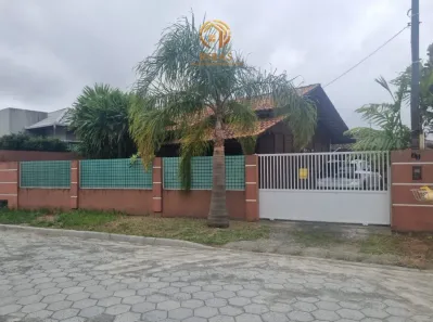 Casa com 2 Quartos para alugar, 80m² no Centro, Penha