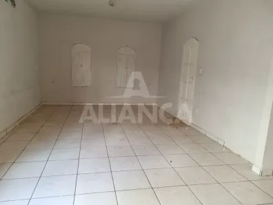 Casa com 4 Quartos para alugar, 220m² no Cazeca, Uberlândia