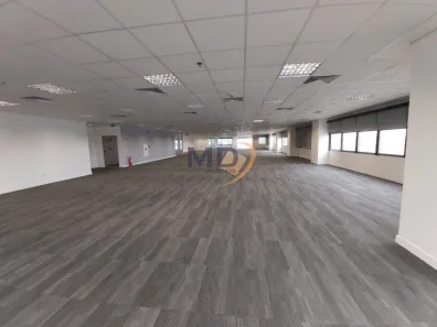 Sala Comercial para alugar, 2200m² no Tamboré, Barueri