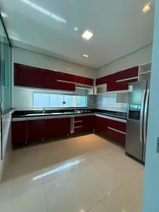 Casa de Condomínio com 3 Quartos para alugar, 250m² no Ponta Negra, Manaus