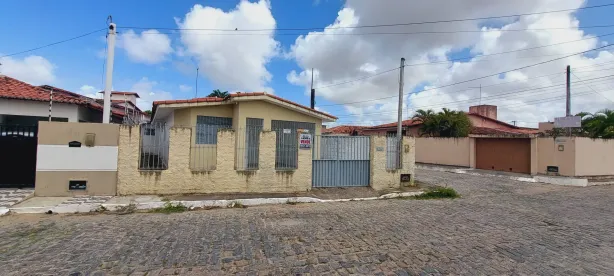 Casa com 2 Quartos à venda, 120m² no Emaús, Parnamirim