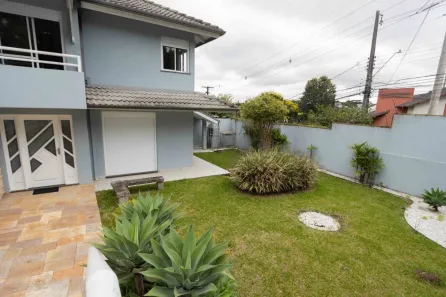 Casa com 4 Quartos à venda, 184m² no São Lourenço, Curitiba