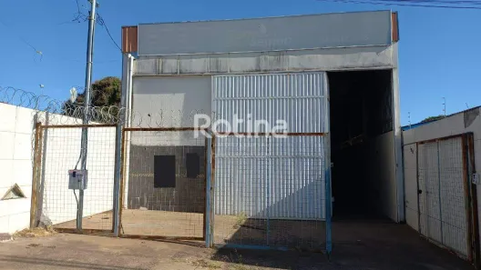 Galpão/Depósito/Armazém para alugar, 400m² no Nossa Senhora das Graças, Uberlândia
