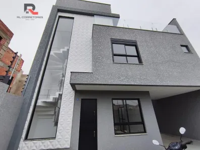 Sobrado com 3 Quartos à venda, 142m² no Uberaba, Curitiba